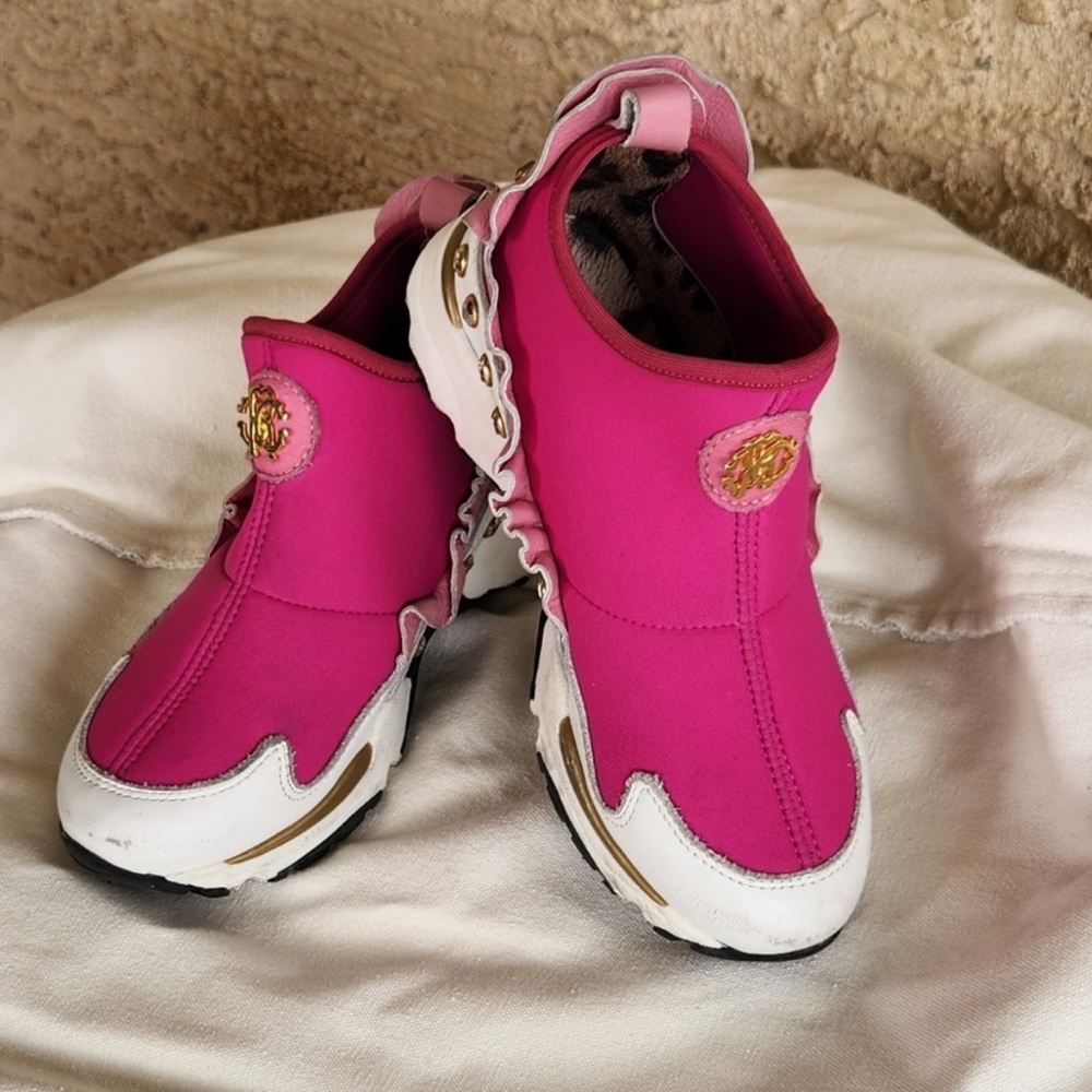 Stunning hot pink/white comfy Roberto Cavalli little girl Shoes/sneakers😍